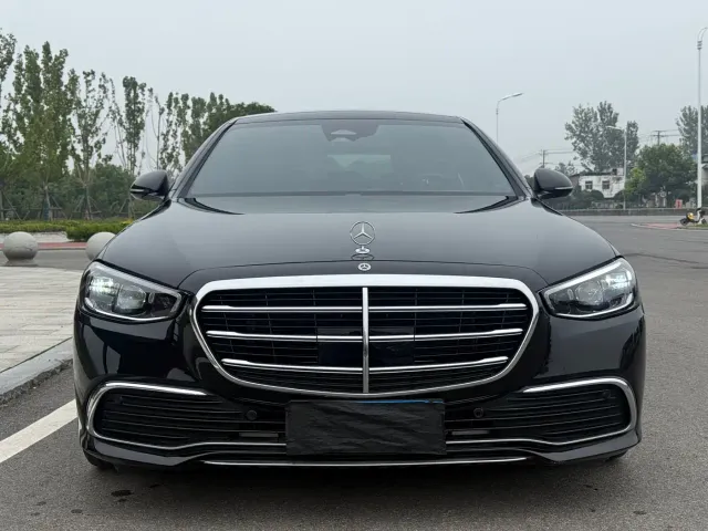 Фотография автомобиля — Mercedes-Benz S-Class
