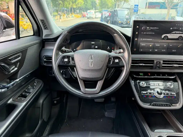 Lincoln Corsair — Фото автомобиля 13