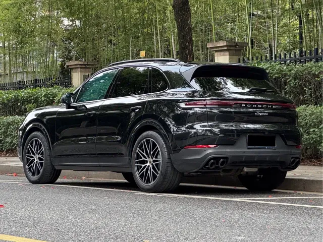 Porsche Cayenne — Фото автомобиля 4