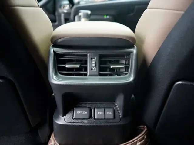 Lexus ES — Фото автомобиля 20