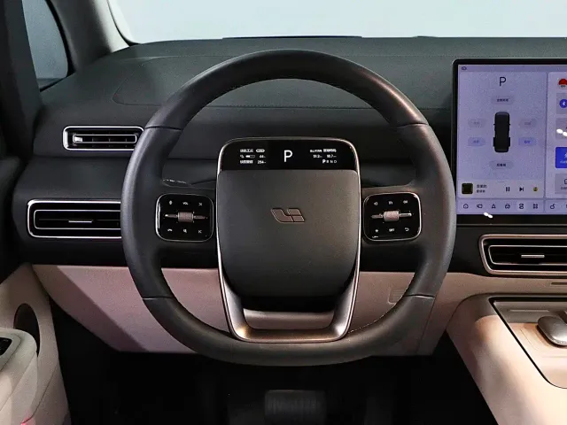 Li Auto MEGA — Фото автомобиля 10