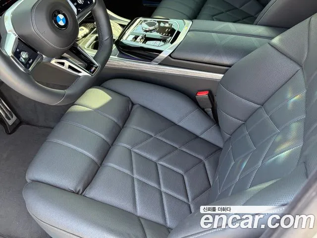 BMW 7 Series G70 — Фото автомобиля 6
