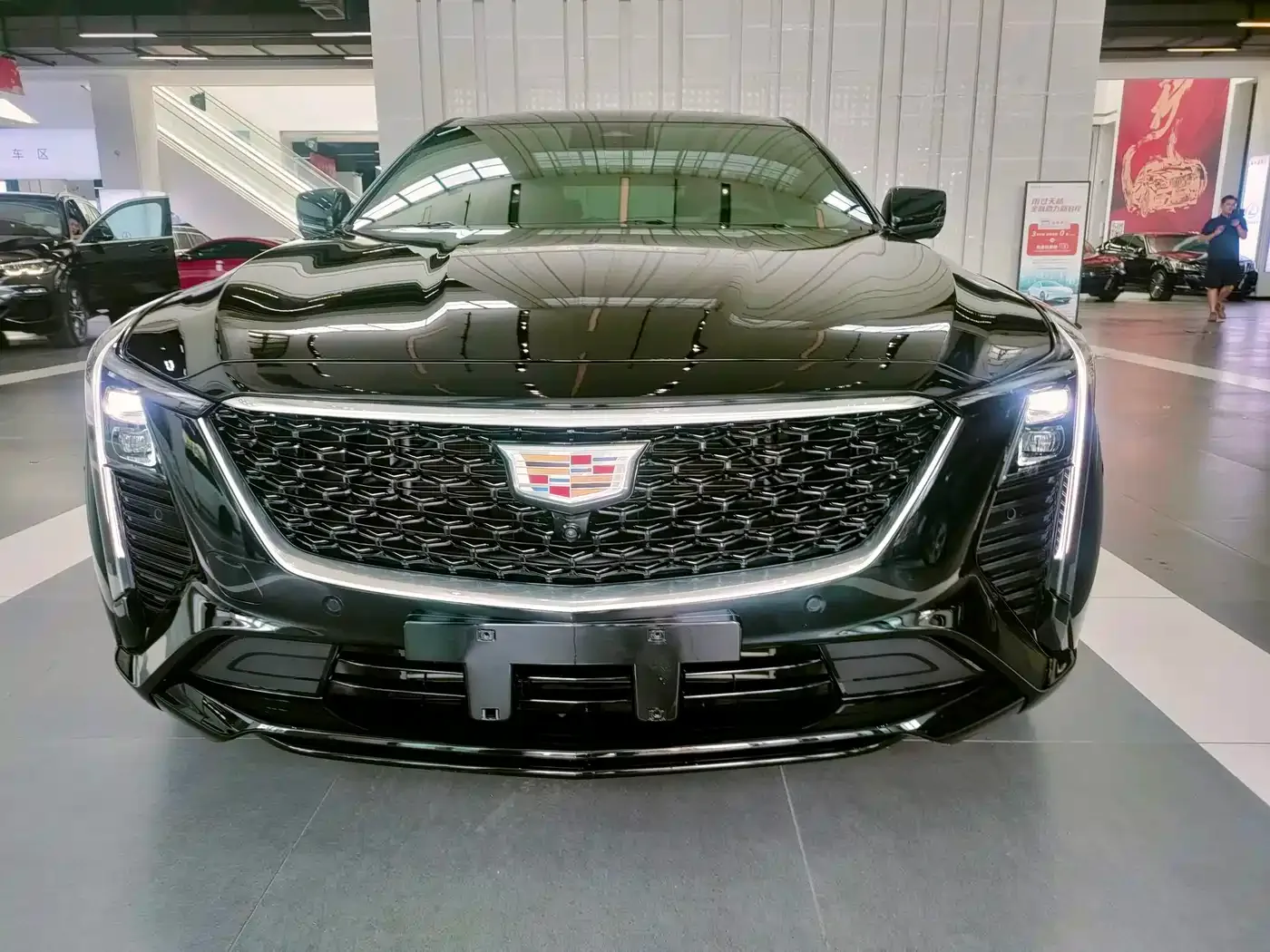Cadillac Cadillac CT5 2025 Model 28T Urban Sport Edition — Фото автомобиля 3