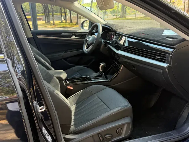 Volkswagen Passat — Фото автомобиля 8