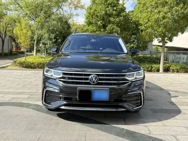 Volkswagen Tiguan L — Фото автомобиля 9