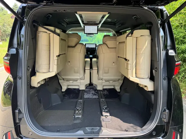 Toyota Vellfire — Фото автомобиля 15