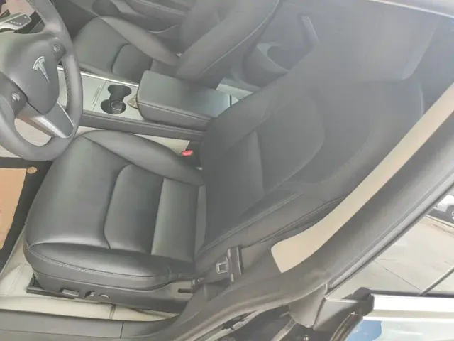 Tesla Model 3 — Фото автомобиля 14