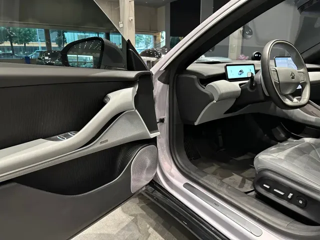 Nio ET5 Touring — Фото автомобиля 9
