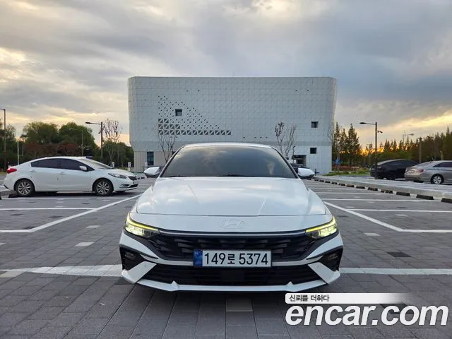 Hyundai Avante CN7 — Фото автомобиля 2