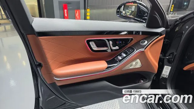 Mercedes-Benz S-Class — Фото автомобиля 23