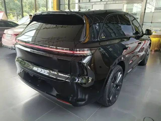 Li Auto L6 — Фото автомобиля 6