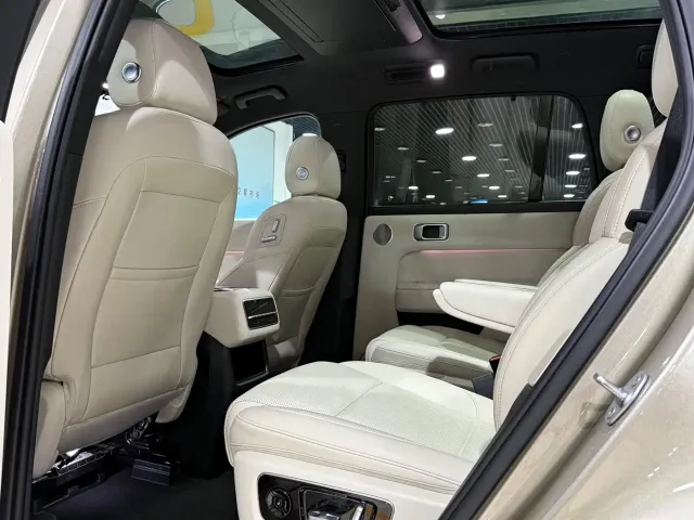 Li Auto L8 — Фото автомобиля 7
