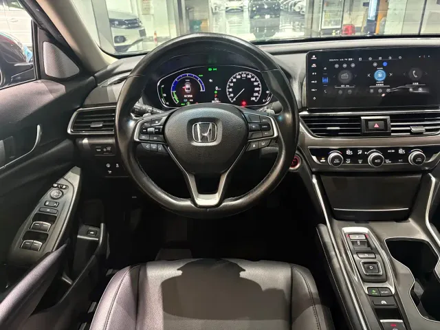 Honda Accord — Фото автомобиля 8