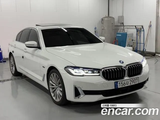 BMW 5 Series G30 — Фото автомобиля 2