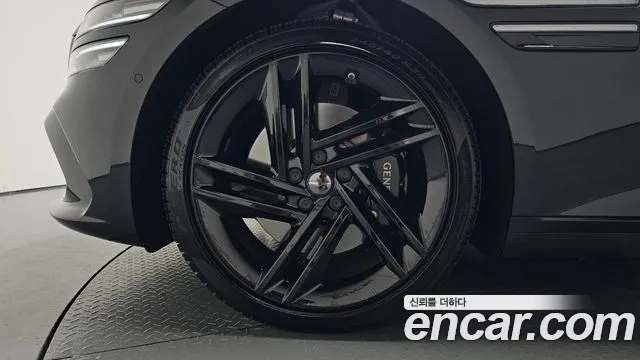 Genesis G80 Бензин 2.5 турбо AWD — Фото автомобиля 2