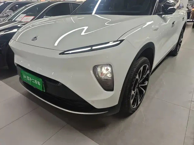 Nio ES8 — Фото автомобиля 23
