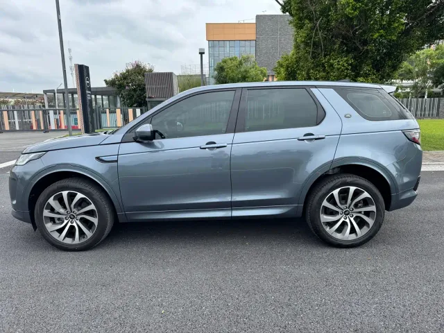 Land Rover Discovery Sport — Фото автомобиля 3