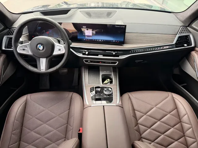 BMW BMW X5 2023 xDrive 40Li M Sport Black Night Package — Фото автомобиля 15