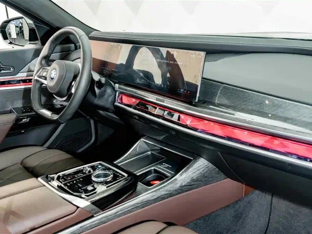 BMW i7 — Фото автомобиля 19