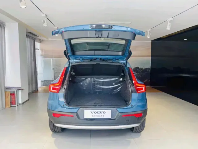 Volvo XC40 — Фото автомобиля 8