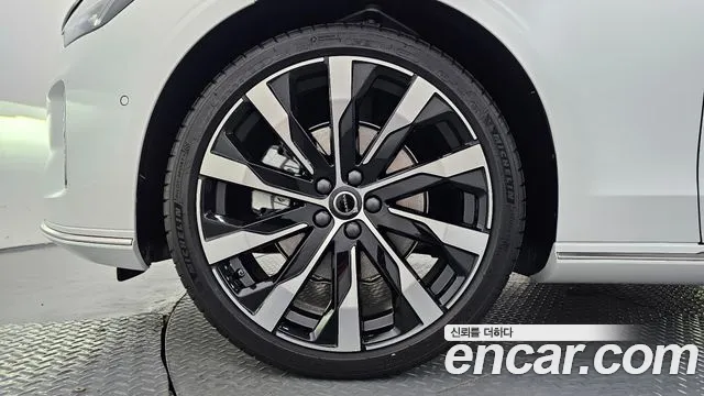 Вольво S90 — Фото автомобиля 5