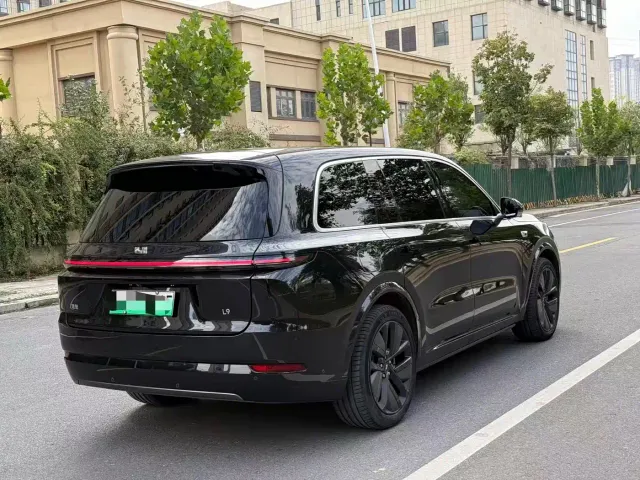 Li Auto L9 — Фото автомобиля 4