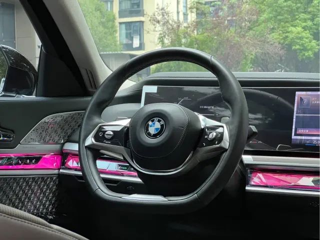 BMW 7 Series — Фото автомобиля 13
