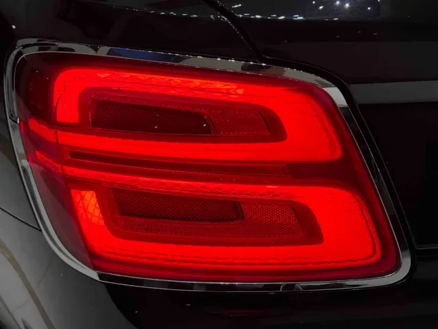 Bentley Flying Spur — Фото автомобиля 10
