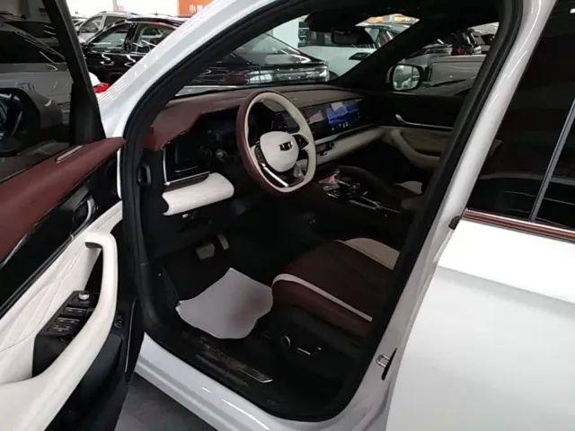Geely Xingyue L — Фото автомобиля 14