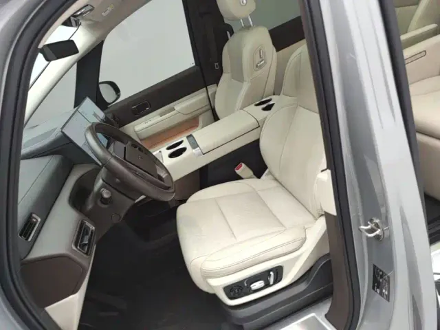 Li Auto MEGA — Фото автомобиля 14