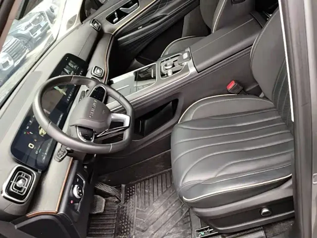 Chery Tiggo 9 — Фото автомобиля 14