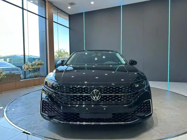 Volkswagen Passat — Фото автомобиля 2