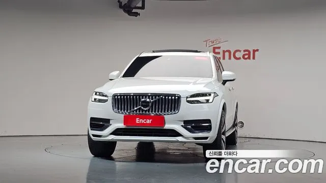 Volvo XC90 — Фото автомобиля 3