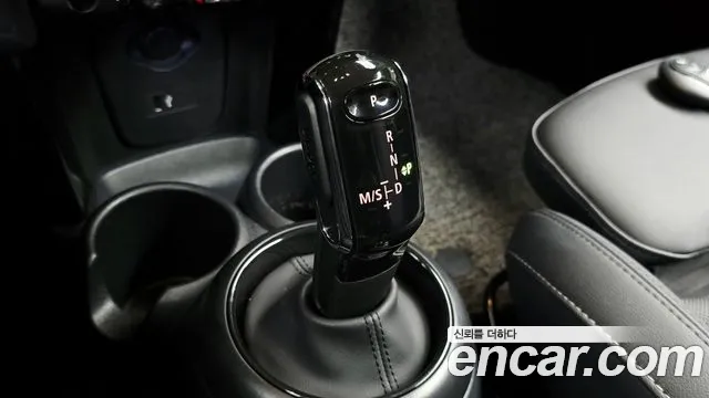 MINI Cooper — Фото автомобиля 12