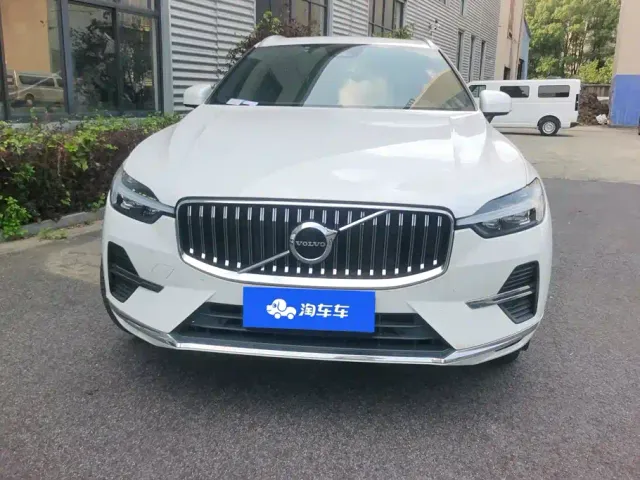 Volvo XC60 — Фото автомобиля 2