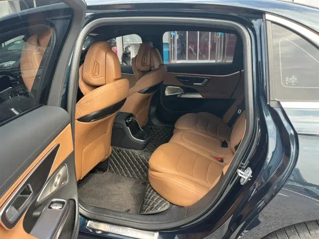 Mercedes-Benz E-Class — Фото автомобиля 15