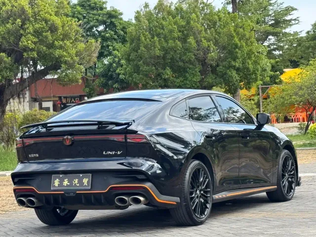 Changan UNI-V — Фото автомобиля 4