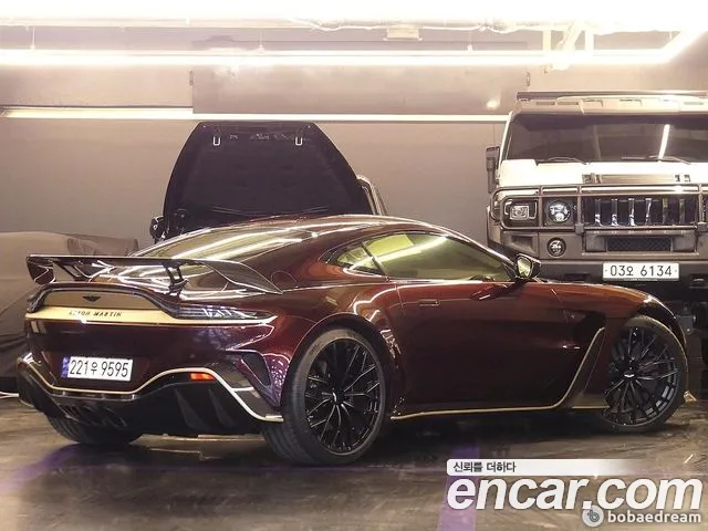 Aston Martin Vantage — Фото автомобиля 3
