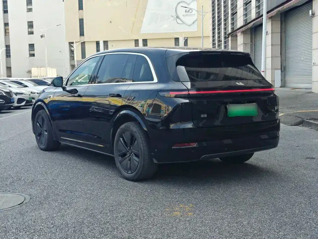 Li Auto L7 — Фото автомобиля 3
