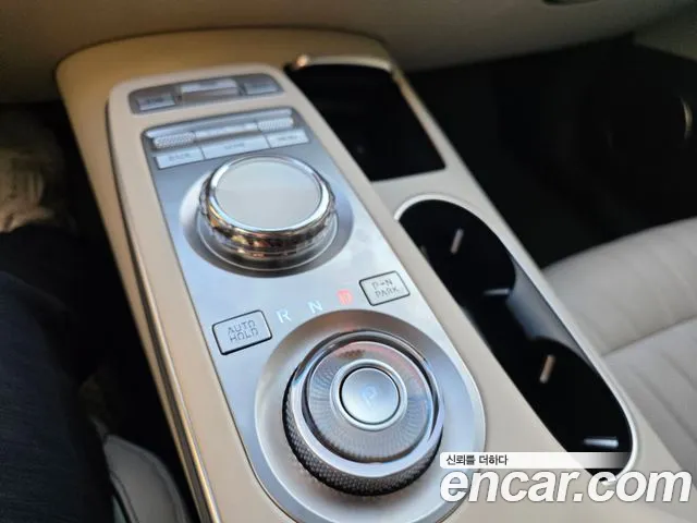 Genesis GV70 — Фото автомобиля 7