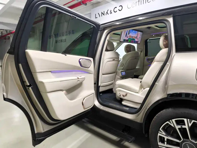 Lynk & Co 900 — Фото автомобиля 7