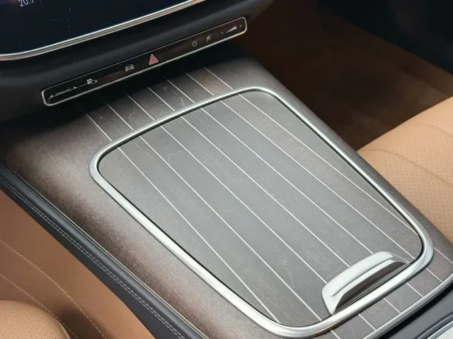 Mercedes-Benz E-Class — Фото автомобиля 8