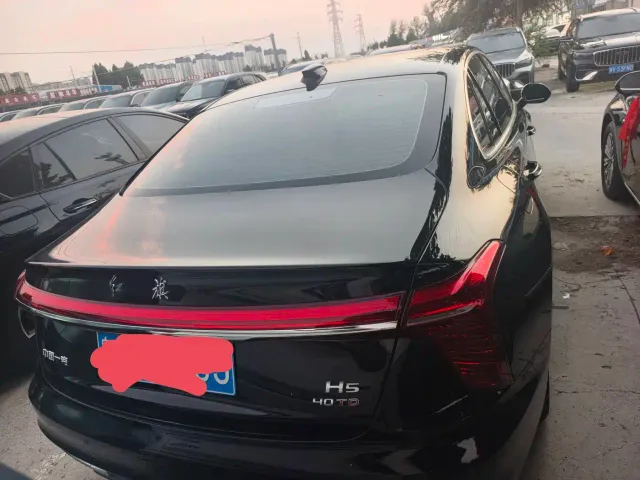 Hongqi H5 — Фото автомобиля 9