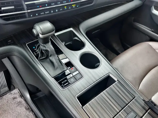 Toyota Sienna — Фото автомобиля 11