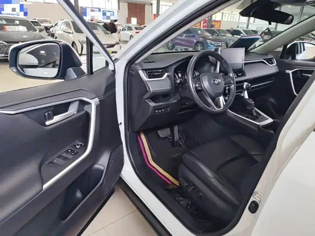 Toyota Wildlander — Фото автомобиля 15