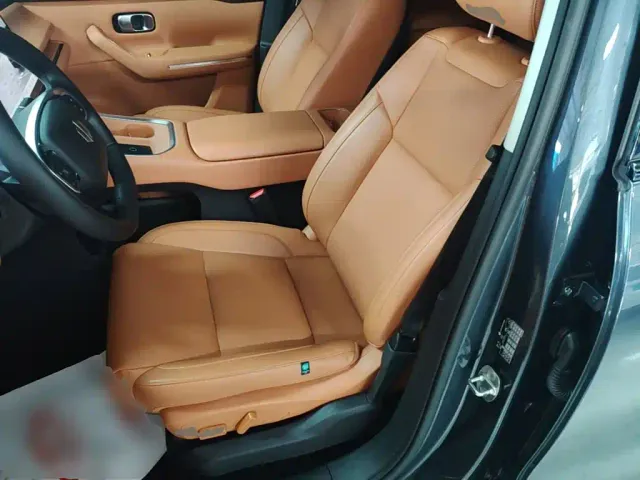 Leapmotor C16 — Фото автомобиля 14