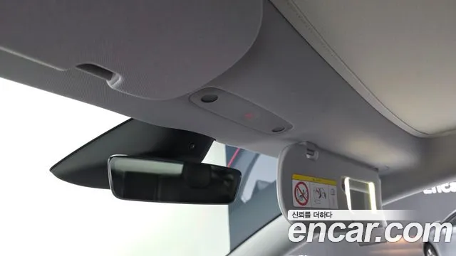 Tesla Model 3 — Фото автомобиля 23