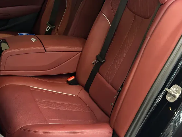 BMW 5 Series — Фото автомобиля 16