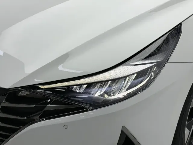 Hyundai Elantra — Фото автомобиля 4