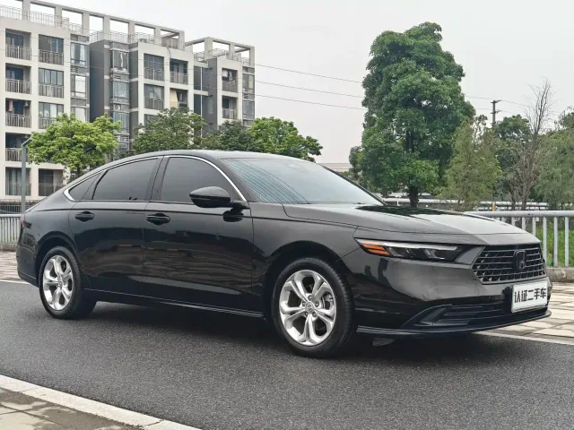 Honda Accord — Фото автомобиля 3
